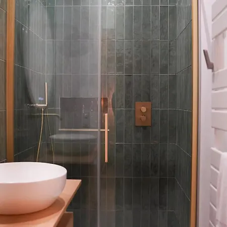 Le Raffine Loustal-oc Pyrenees タルブ